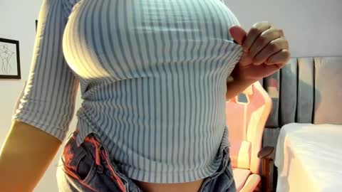 Snapshot of tiffany_teressa chatting on 01-13-25, 08:37 tiffany theressa online show from 01-13-25, 08:37