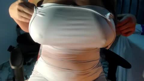 Snapshot of tiffany_teressa chatting on 01-19-25, 04:57 tiffany theressa online show from 01-19-25, 04:57