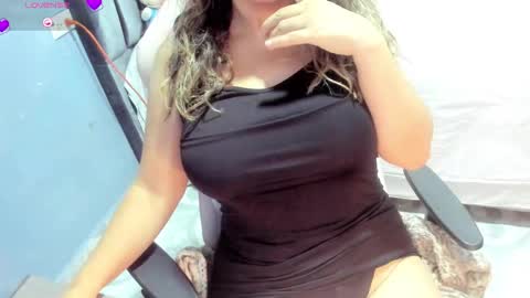 Snapshot of tiffany_teressa chatting on 09-10-25, 09:59 tiffany theressa online show from 09-10-25, 09:59