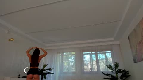 Tiffany Houston online show from 12-19-24, 07:29