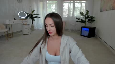 Tiffany Houston online show from 01-12-25, 08:25