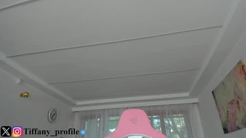 Tiffany Houston online show from 10-24-25, 06:21