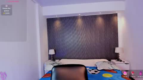 tiffanyhoustton online show from 03-25-26, 12:00