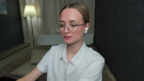 Snapshot of tiffanyhunt chatting on 01-15-25, 06:29 Tiffany online show from 01-15-25, 06:29