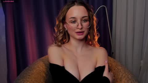 Snapshot of tiffanyhunt chatting on 02-01-25, 06:08 Tiffany online show from 02-01-25, 06:08