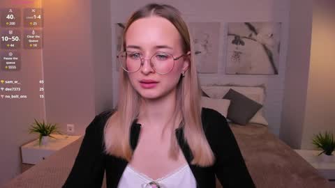Snapshot of tiffanyhunt chatting on 02-03-25, 02:02 Tiffany online show from 02-03-25, 02:02