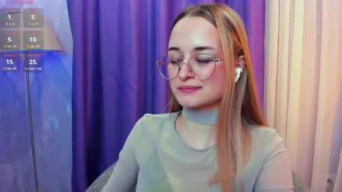 Snapshot of tiffanyhunt chatting on 02-10-25, 06:24 Tiffany online show from 02-10-25, 06:24