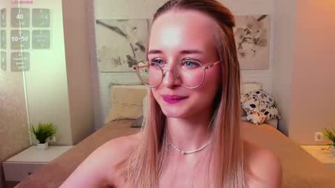Snapshot of tiffanyhunt chatting on 02-18-25, 05:42 Tiffany online show from 02-18-25, 05:42