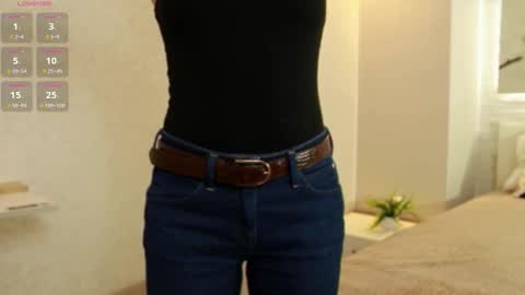 Snapshot of tiffanyhunt chatting on 03-05-25, 02:45 Tiffany online show from 03-05-25, 02:45