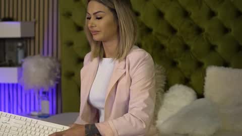 Ilaria online show from 09-16-25, 06:03