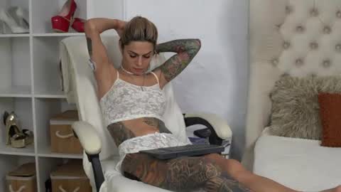 Snapshot of tiffanymaze chatting on 07-01-26, 06:04 Ilaria online show from 07-01-26, 06:04