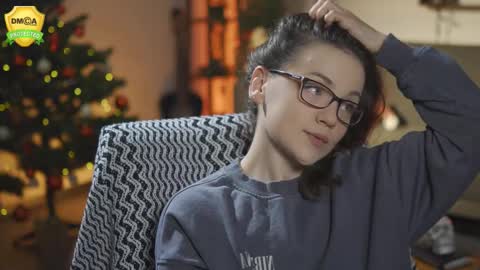 tiffanyriox online show from 12-16-25, 01:54