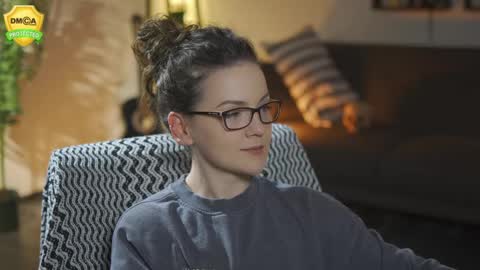 tiffanyriox online show from 04-16-26, 11:51