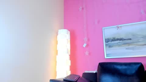 Stefany Suarez online show from 01-28-25, 01:05