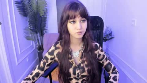 tiffanyyoun online show from 11-10-25, 07:24