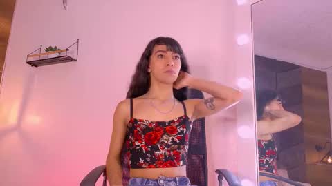 Snapshot of tiffvalentinee_ chatting on 09-28-25, 11:48 Tiffany online show from 09-28-25, 11:48