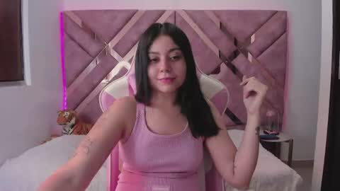 Snapshot of tigerbaby_ chatting on 06-17-26, 01:01 Ana online show from 06-17-26, 01:01