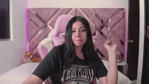 Snapshot of tigerbaby_ chatting on 06-18-26, 01:28 Ana online show from 06-18-26, 01:28