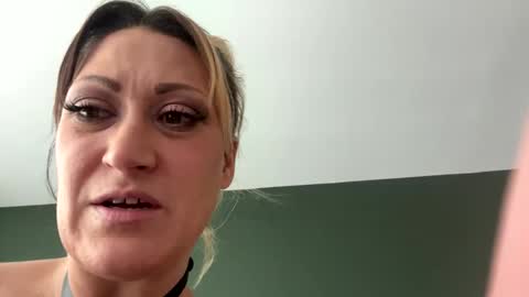 Snapshot of tightblnd chatting on 10-05-25, 08:18 hotfirman92 online show from 10-05-25, 08:18