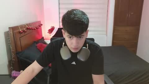 Snapshot of tightncuteass chatting on 11-19-25, 10:54 Camilo online show from 11-19-25, 10:54