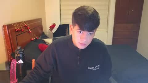 Snapshot of tightncuteass chatting on 11-27-25, 01:07 Camilo online show from 11-27-25, 01:07