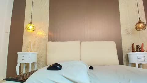 T I F F A N Y online show from 11-25-25, 07:58