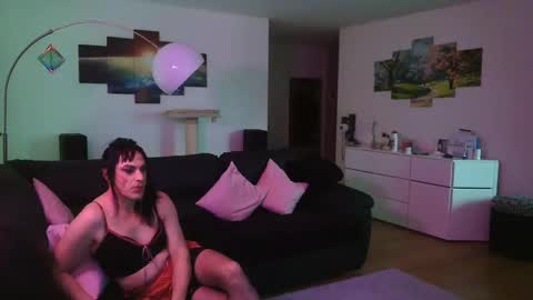 Snapshot of tiifanystar chatting on 03-10-25, 08:04 Tifanystitar online show from 03-10-25, 08:04