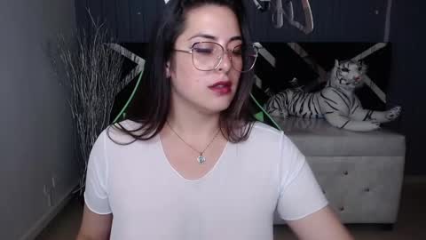 Tiina  online show from 12-28-24, 10:47