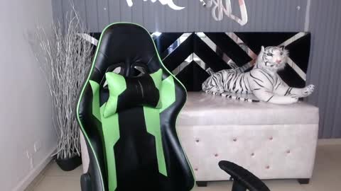 Tiina  online show from 12-29-24, 10:34