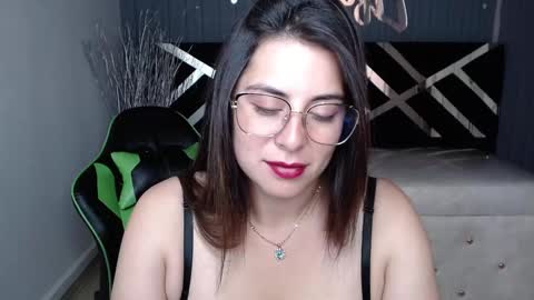 Tiina  online show from 01-09-25, 01:45