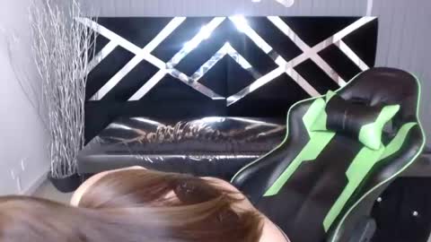 Tiina  online show from 01-24-25, 04:49