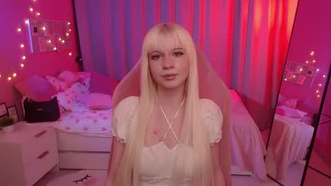 Snapshot of tilda_swintonn chatting on 05-29-26, 07:39 Lola online show from 05-29-26, 07:39