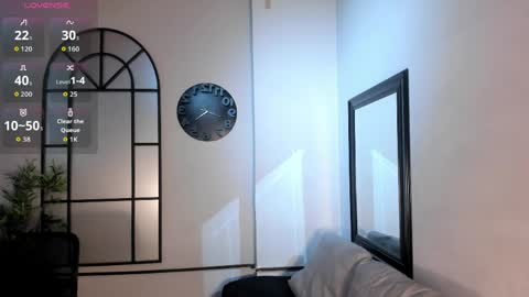 Snapshot of tim__fox chatting on 05-10-26, 11:37 Tim Fox online show from 05-10-26, 11:37