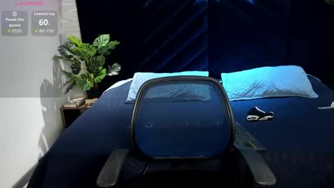 Snapshot of tim__fox chatting on 05-17-26, 07:43 Tim Fox online show from 05-17-26, 07:43