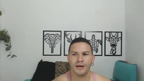 Snapshot of tim_and_sam chatting on 01-06-25, 12:16 Timothy and Santy online show from 01-06-25, 12:16