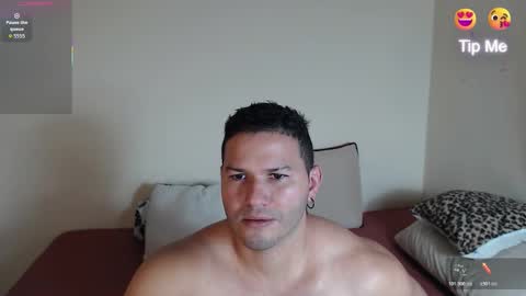 Snapshot of tim_and_sam chatting on 11-17-25, 07:19 Timothy and Santy online show from 11-17-25, 07:19