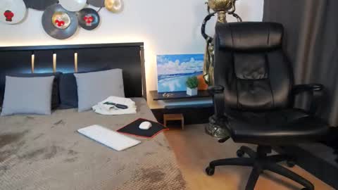 ask me online show from 02-23-25, 01:53