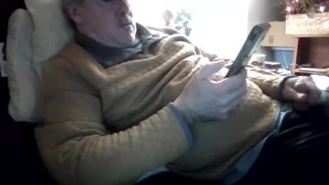 Snapshot of timb800000 chatting on 01-09-26, 01:03 timb800000 online show from 01-09-26, 01:03