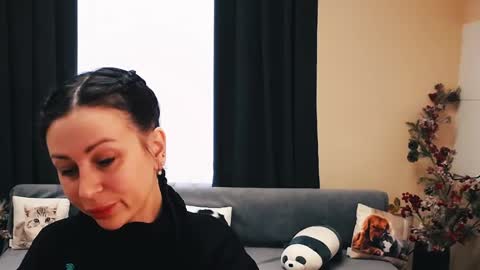 Luisa online show from 02-24-25, 10:37