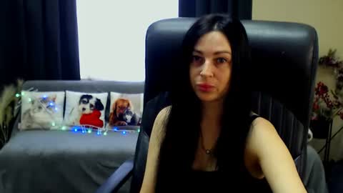 Luisa online show from 06-25-26, 07:57