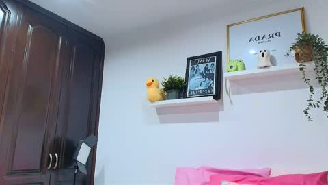 Snapshot of tina_wild_ chatting on 11-24-25, 12:49 Tina Wild online show from 11-24-25, 12:49