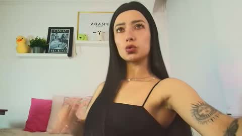 Snapshot of tina_wild_ chatting on 12-01-25, 02:27 Tina Wild online show from 12-01-25, 02:27