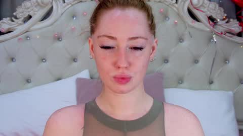 Snapshot of tinabrook chatting on 02-25-25, 04:14 Tina online show from 02-25-25, 04:14