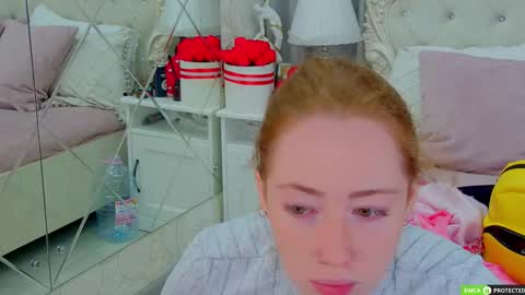 Snapshot of tinabrook chatting on 09-17-25, 03:30 Tina online show from 09-17-25, 03:30