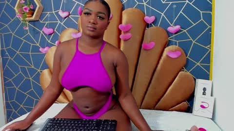 Snapshot of tinajones20 chatting on 02-01-25, 01:41 Tina online show from 02-01-25, 01:41