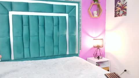 Snapshot of tinajones20 chatting on 05-23-26, 01:15 Tina online show from 05-23-26, 01:15