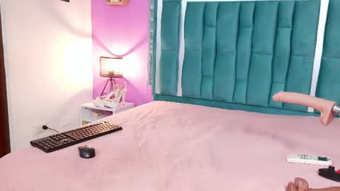 Tina online show from 06-10-26, 09:57