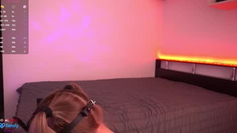 Snapshot of tinalittle_ chatting on 09-25-25, 06:44 Tinalittle online show from 09-25-25, 06:44