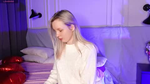 tinasiner online show from 02-12-25, 01:37