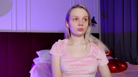 tinasiner online show from 02-16-25, 01:38